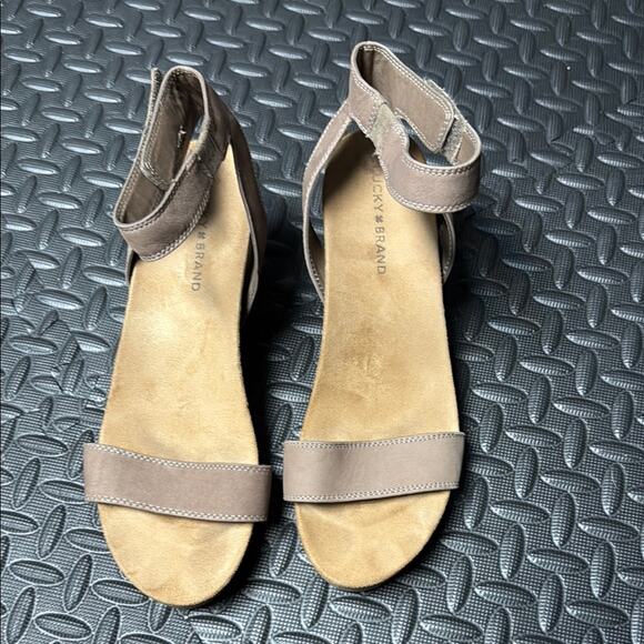 Lucky Brand Women's Suede Leather Tan Sandals Size 10 - Picture 1 of 7